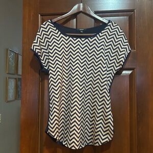 Espresso Navy & Tan Chevron Short Sleeve Top Size M